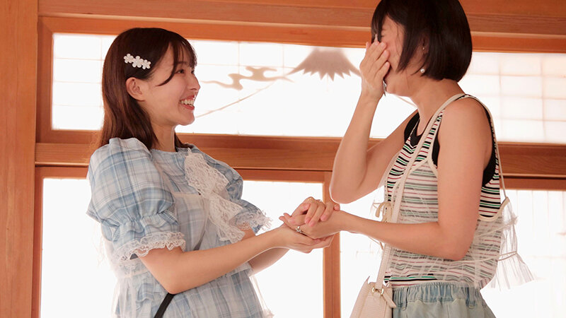 あの時、初レズに目覚めた2人は3年後に再会し会えなかった時間を埋めるように本気でサカりあった記録を残した。幾野まち 市川りく 1枚目