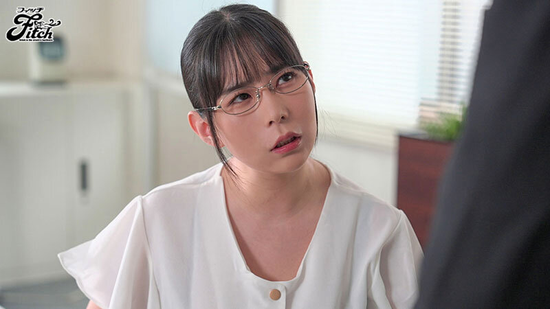 むかつく女上司の裏の顔はレイヤーでエロ個撮している事を知り…爆乳調教でアヘ顔Wピース堕ちさせてやった! 吉根ゆりあ 2枚目