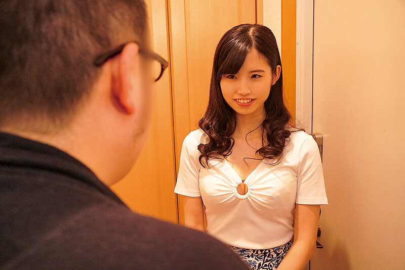 いつも行くレンタルビデオ屋の爆乳店員が隣に引っ越してきた!?「いつもエッチなビデオ借りてる人ですよね?」って言うその娘は結構な痴女だった…総集編12人 13枚目