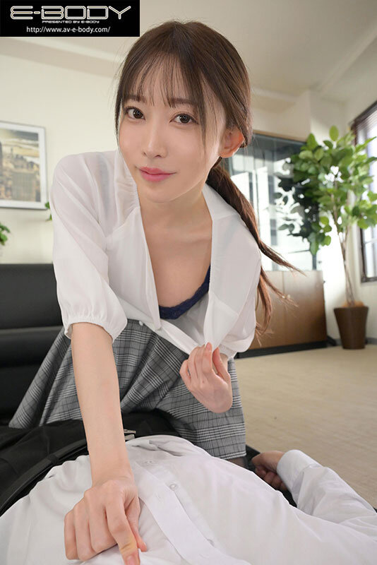 ブラチラ谷間誘惑と中出し淫語誘惑で新人をダメにするフェロモン全振り女上司 七瀬アリス 3枚目