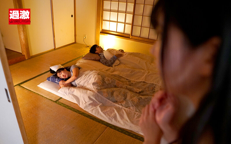 修学旅行の夜、こっそり布団の中で何度もイカセてレズに目覚めさせてしまった同級生に数年後…夫が近くにいるのに密着スロー乳首舐めでレズ返しされた私 14枚目