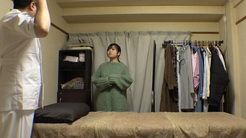 媚薬オイルマッサージ 痴●盗撮&中出し素人娘VOL.60 超強力媚薬を配合したマッサージオイルを施術中に知らずに塗りこまれたオンナは、身体の火照りに驚き、チ〇ポを欲しがる自分に戸惑い、垂れ出したマン汁に恥ずかしがりながらも生ハメ中出しまで欲してしまう! 7枚目