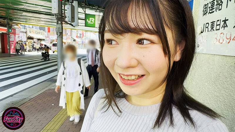 パイ活!!オイルぬるぬる天然おっぱい温泉デート 小坂ひまり(20歳) 1枚目
