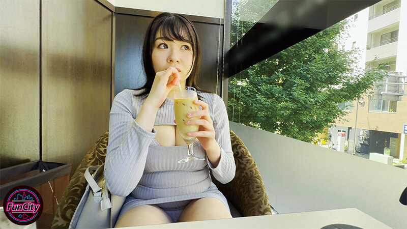 パイ活!!オイルぬるぬる天然おっぱい温泉デート 小坂ひまり(20歳) 2枚目