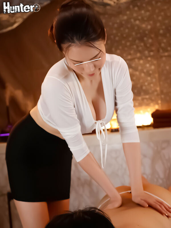 デカ尻巨乳確定と噂のメンズエステは自慢のデカ尻巨乳にオイルたっぷり!テカテカに光った魅惑のボディをお客に見せつけては誘惑! 3枚目