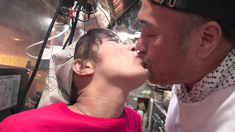 爆盛りギャル中華美人姉妹が腕を振るう行列がすごい街中華の日常とSEX!~姉妹編~ 4枚目